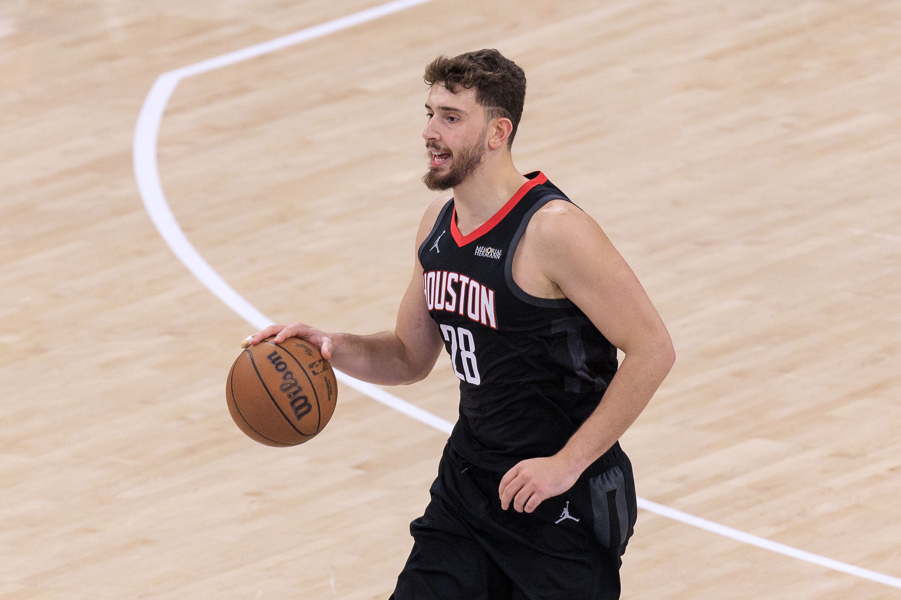 效率是真低！申京上半场11中4得到8分10板1助 罚球2中0